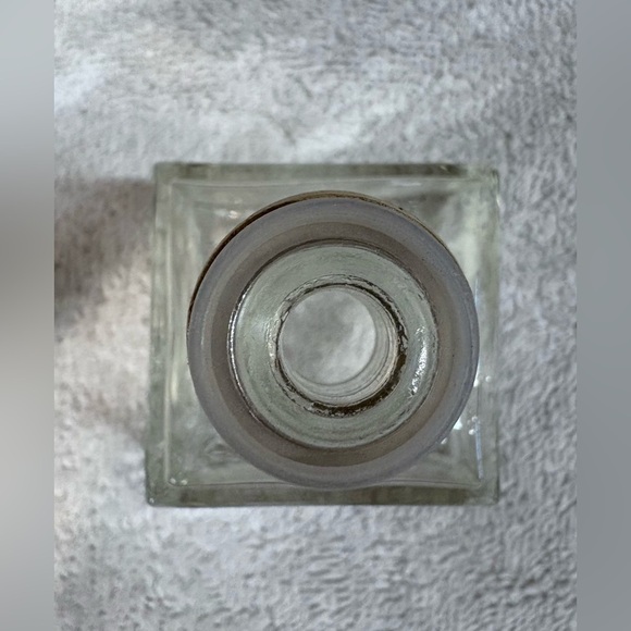 VINTAGE CLEAR GLASS LIQUOR/WINE DECANTER W/ GLASS STOPPER #0-126 ON BOTTOM 12" - Picture 6 of 10